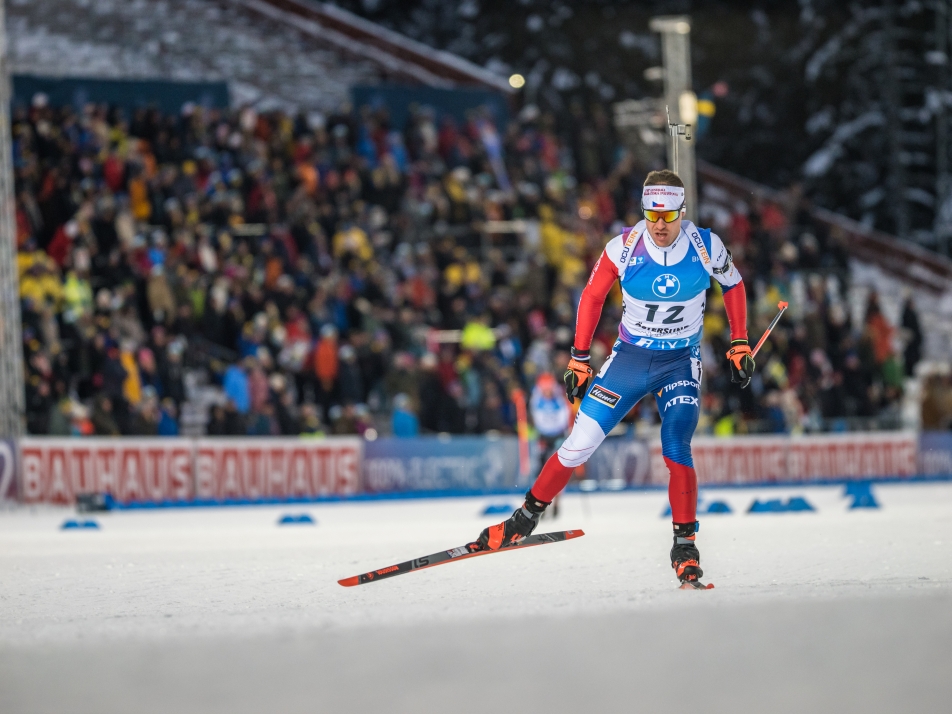 Czech Team’s Struggle at Biathlon Relay: Skis and Shooting Woes