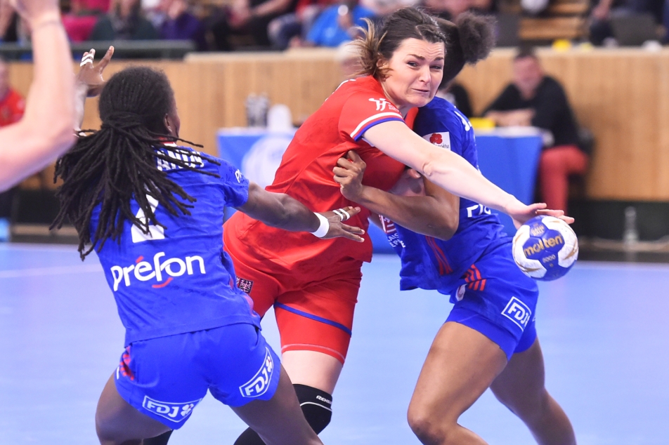 Les joueurs de handball ont battu le champion olympique, la France n’a pas laissé la France prendre la tête une seule fois – ČT sport – Télévision tchèque