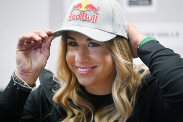 Ledecká upřednostní na olympiádě snowboard, sjezd pojede jen v případě změny programu