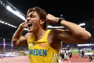 Tyčkařský král Duplantis vyhrál MS ve světovém rekordu, na třetí pokus skočil 630 cm