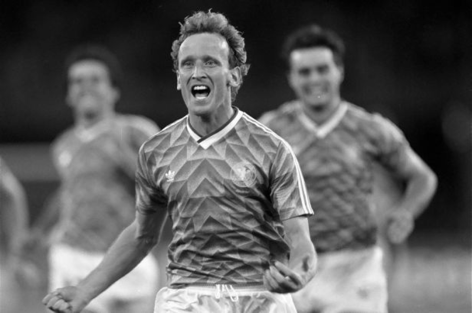 Eine weitere traurige Nachricht für den deutschen Fußball: Brehme, der Goldtorschütze der Weltmeisterschaft 1990, ist gestorben – ČT Sport – Tschechisches Fernsehen
