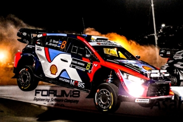 Diváckou supererzetu na Saúdské rallye vyhrál Tänak, Ogier byl druhý