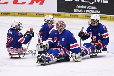ŽIVĚ: Finále IPH Cupu USA – Kanada. Češi mají bronz