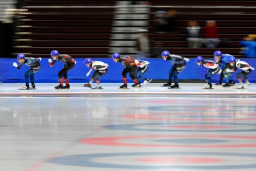 ŽIVĚ: SP v rychlobruslení. Obě česká družstva zajela národní rekordy ve stíhacím závodě