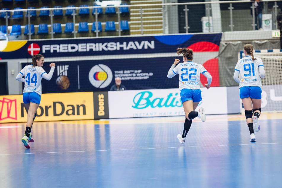 Czech Handball Team Faces Tough Defeat Against Netherlands: Championship Update and Outlook