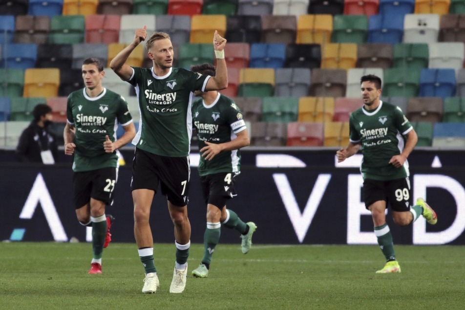 Milan e Juventus hanno perso in casa e il Napoli si è diviso in vetta alla Serie A. Il Verona ha perso contro Barák – T sport – Czech Television
