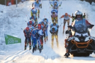 ŽIVĚ: Nabitý sportovní víkend pokračuje. Letci bojují v Oberstdorfu