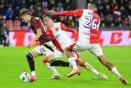 Sparta přesilovku nevyužila a v derby jen remizovala, Plzeň prožila bláznivý zápas s Hradcem