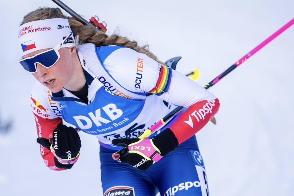 Markéta Davidová leads Czech team in Soldier Hollow biathlon race, Justine Braisazová-Bouchetová takes the win